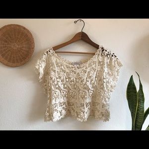 💎EUC SOLITAIRE Crochet Crop Top